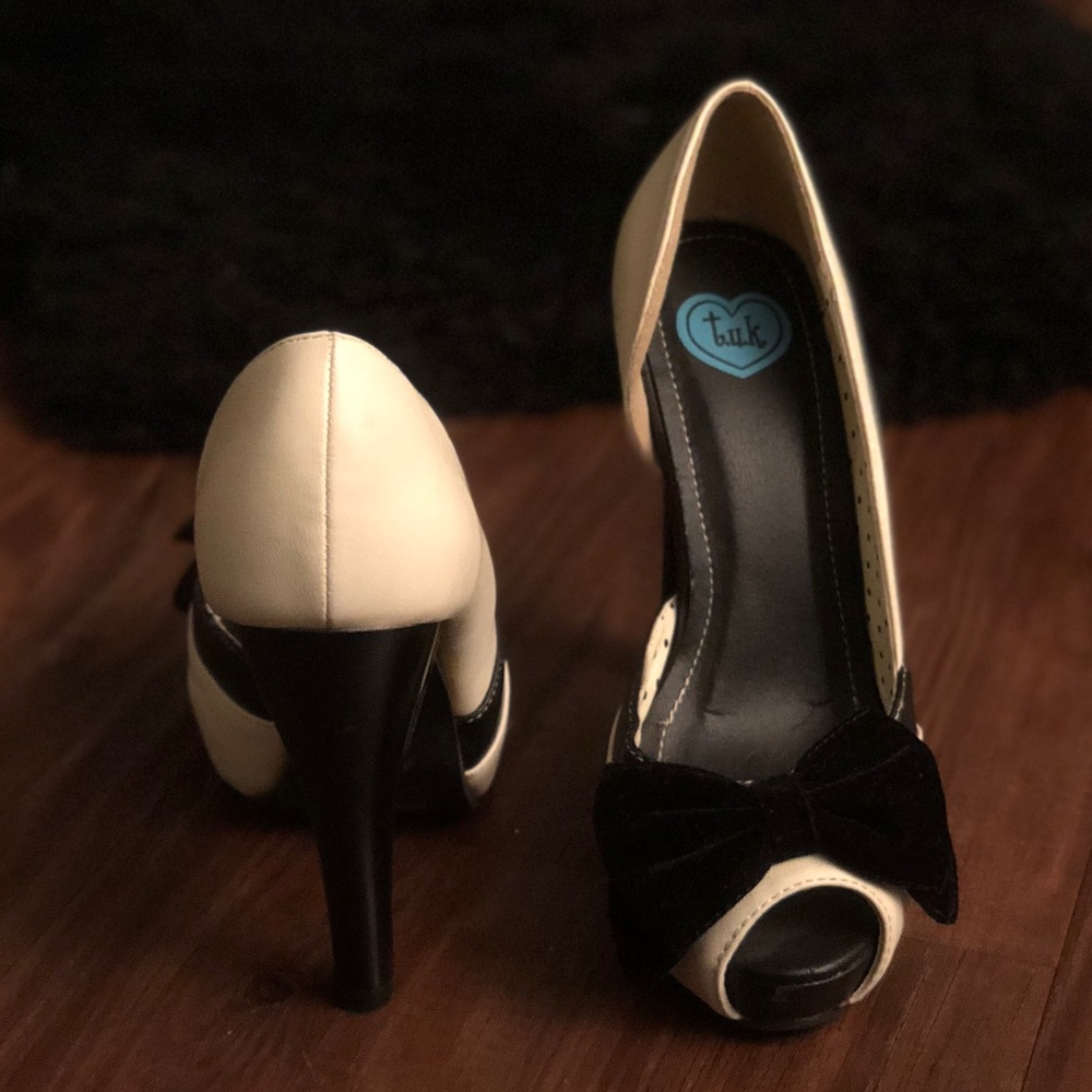 Pinup pumps - Picture 3 of 6